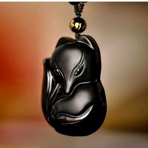 Beautiful Obsidian fox necklace...NWOT